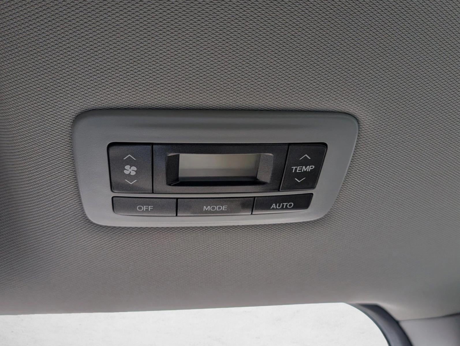 2018 Toyota Sienna XLE FWD 8-Passenger (Natl)