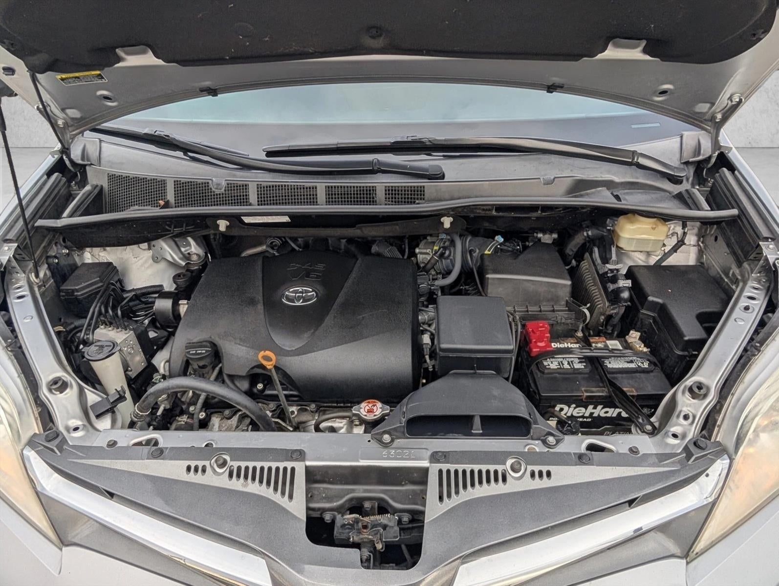 2018 Toyota Sienna XLE FWD 8-Passenger (Natl)