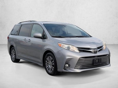 2018 Toyota Sienna XLE FWD 8-Passenger (Natl)