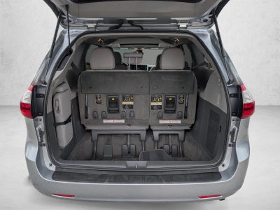 2018 Toyota Sienna XLE FWD 8-Passenger (Natl)