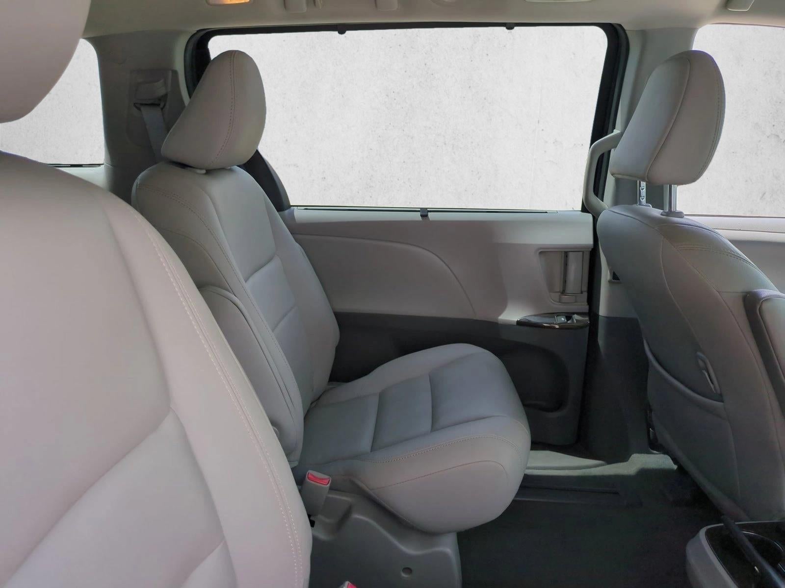 2020 Toyota Sienna XLE Auto Access Seat FWD 7-Passenger (GS)