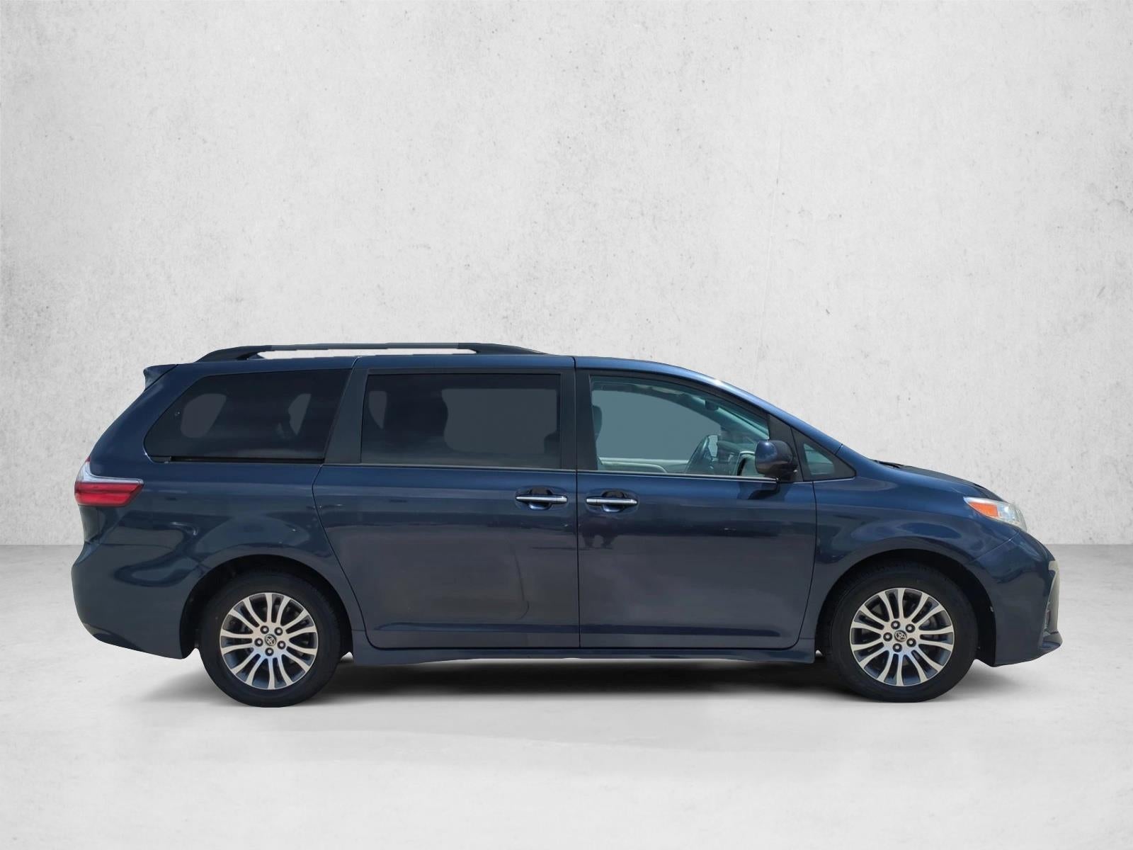 2020 Toyota Sienna XLE Auto Access Seat FWD 7-Passenger (GS)