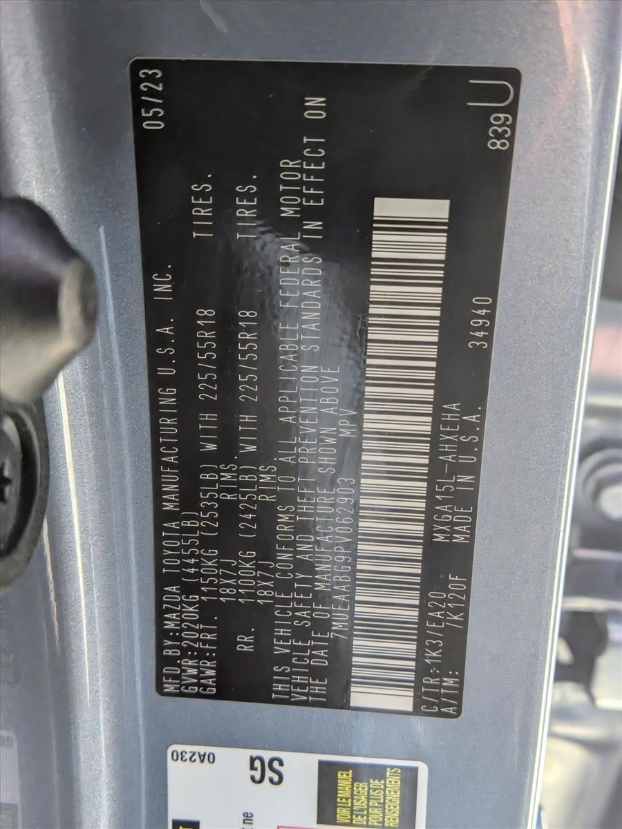 2023 Toyota Corolla Cross XLE 4WD (Natl)