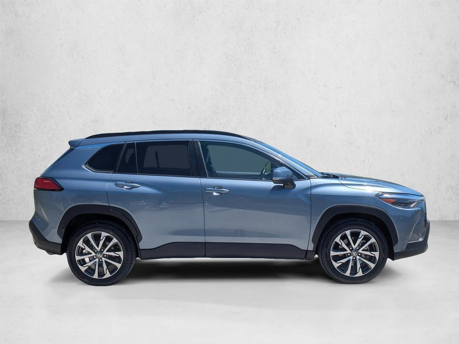 2023 Toyota Corolla Cross XLE 4WD (Natl)