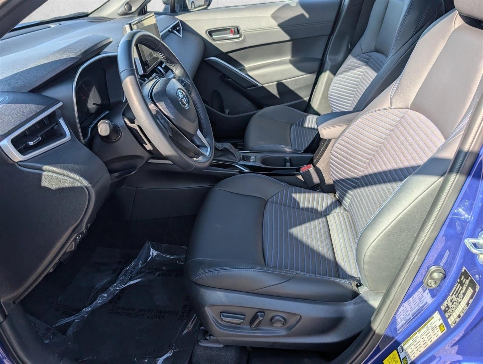 2025 Toyota Corolla Cross Hybrid XSE 4WD (Natl)