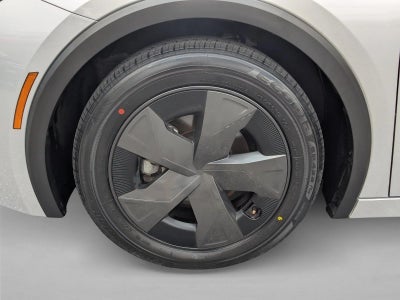 2024 Toyota Prius LE (Natl)