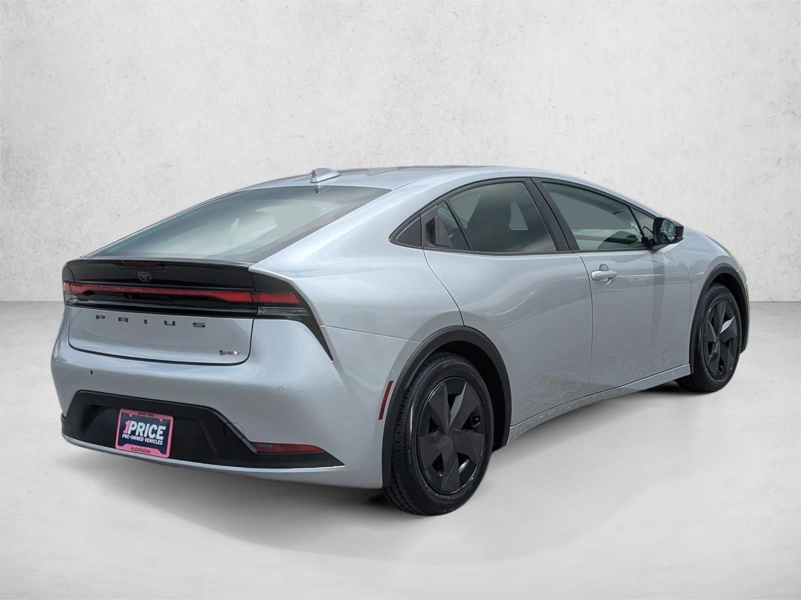 2024 Toyota Prius LE (Natl)