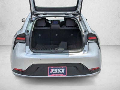 2024 Toyota Prius LE (Natl)