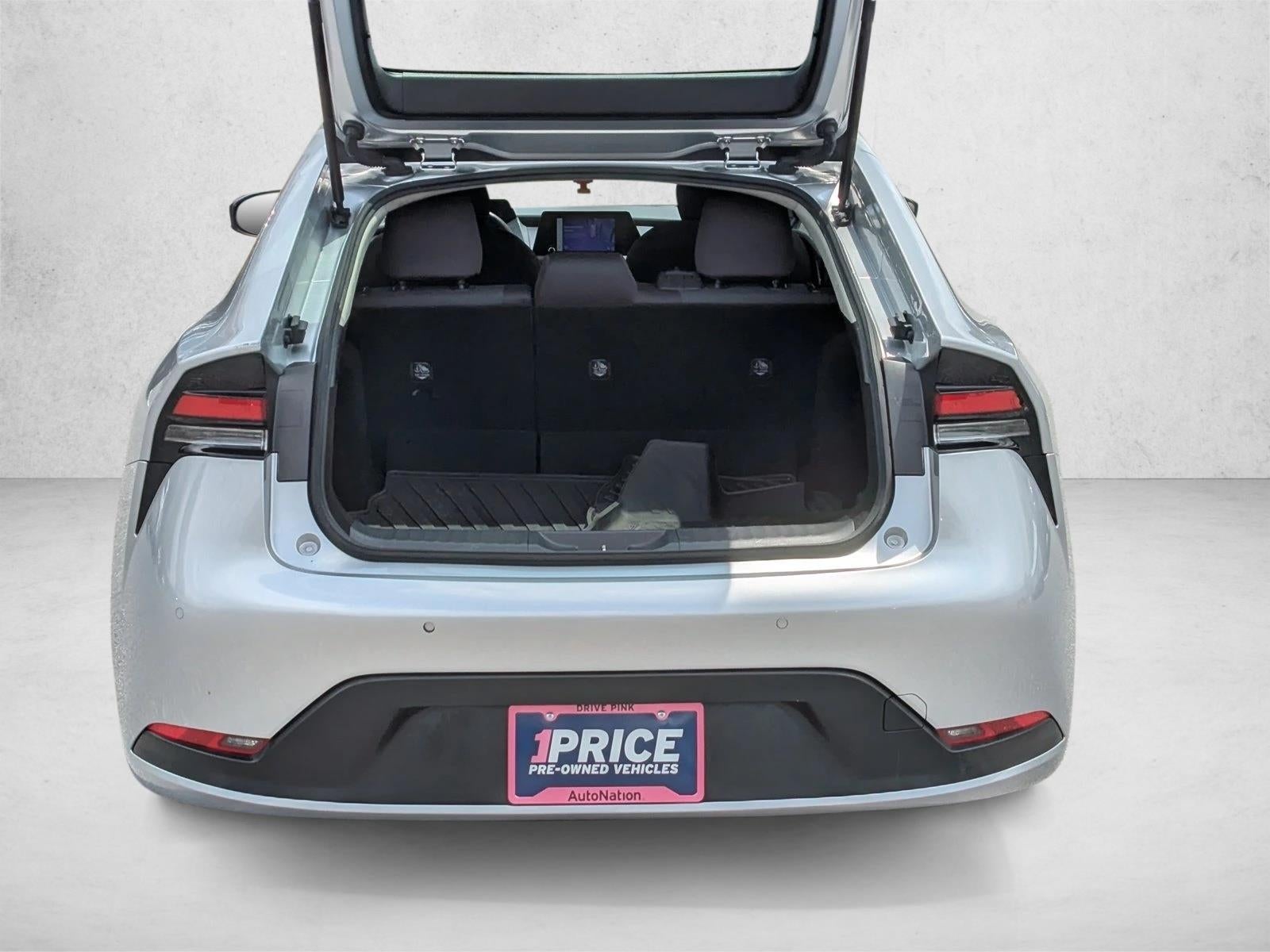 2024 Toyota Prius LE (Natl)