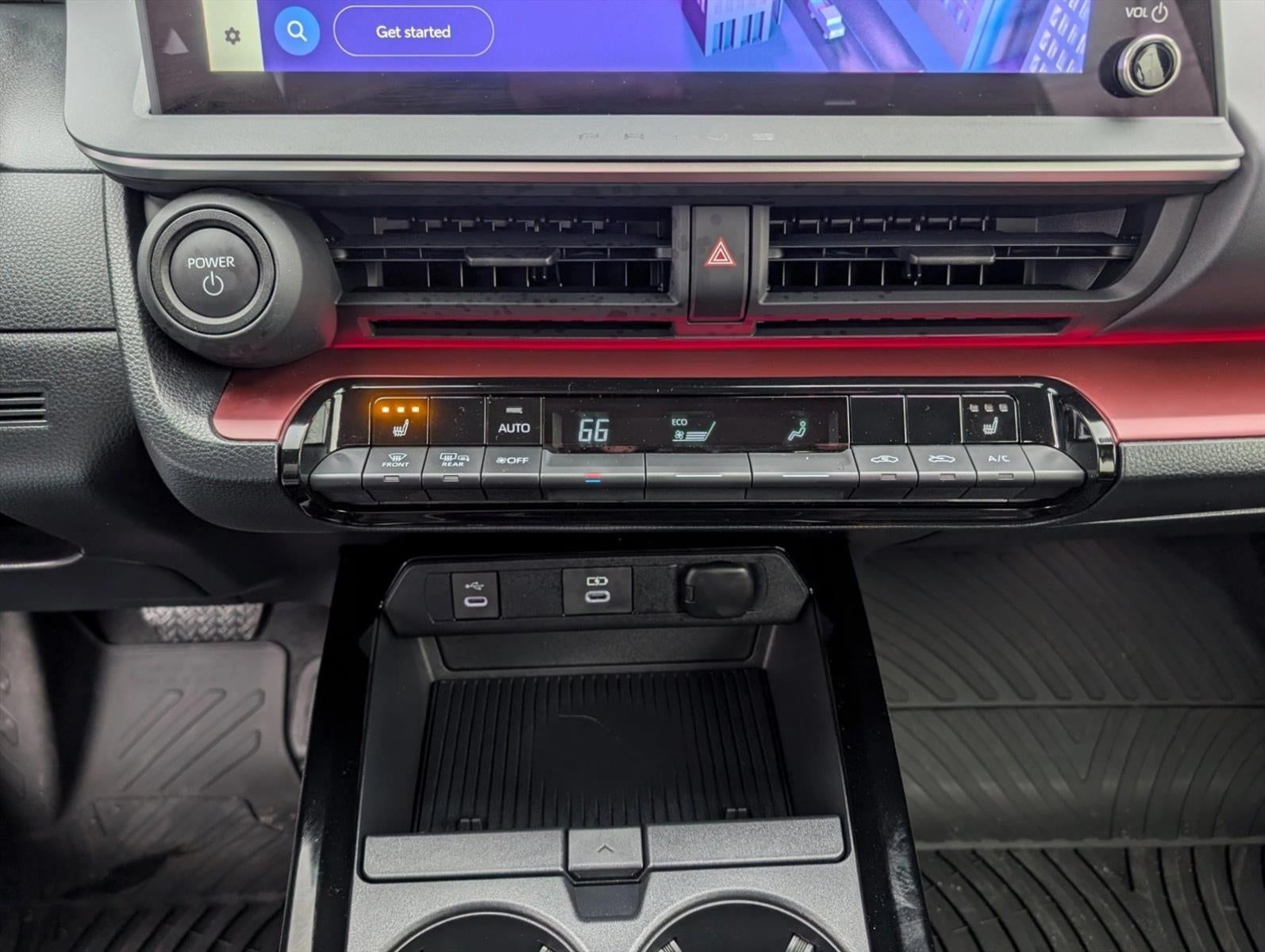 2025 Toyota Prius Plug-In Hybrid XSE (Natl)