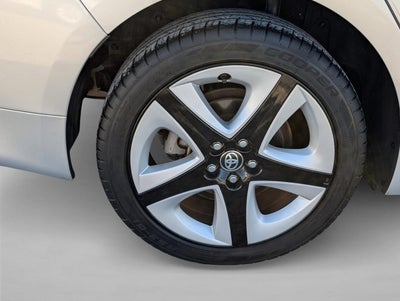 2016 Toyota Prius 5dr HB Three Touring (Natl)