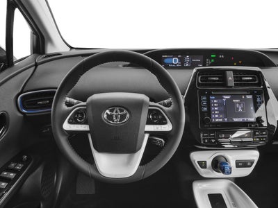 2017 Toyota Prius Three Touring (Natl)