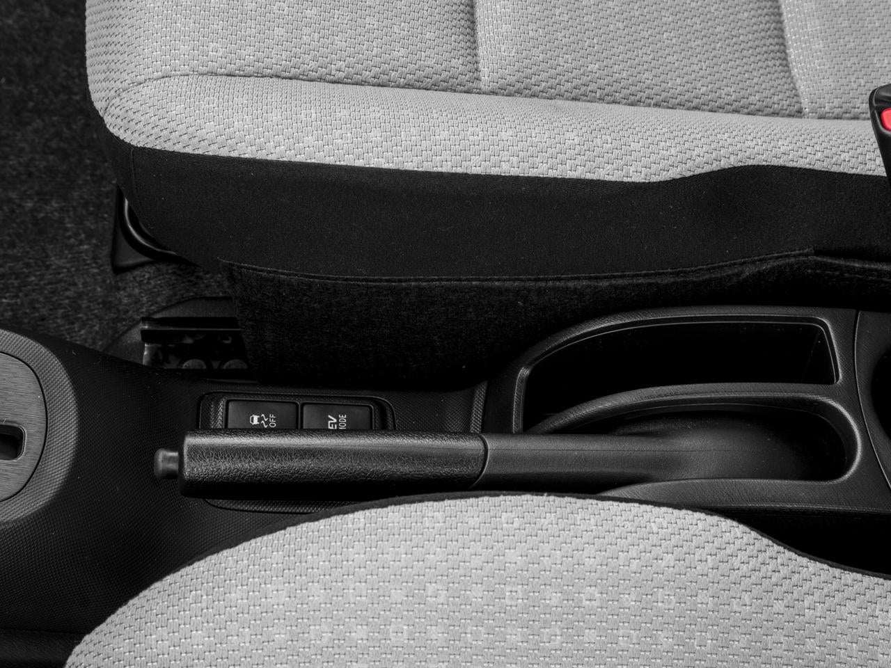 2016 Toyota Prius c 5dr HB Four (Natl)