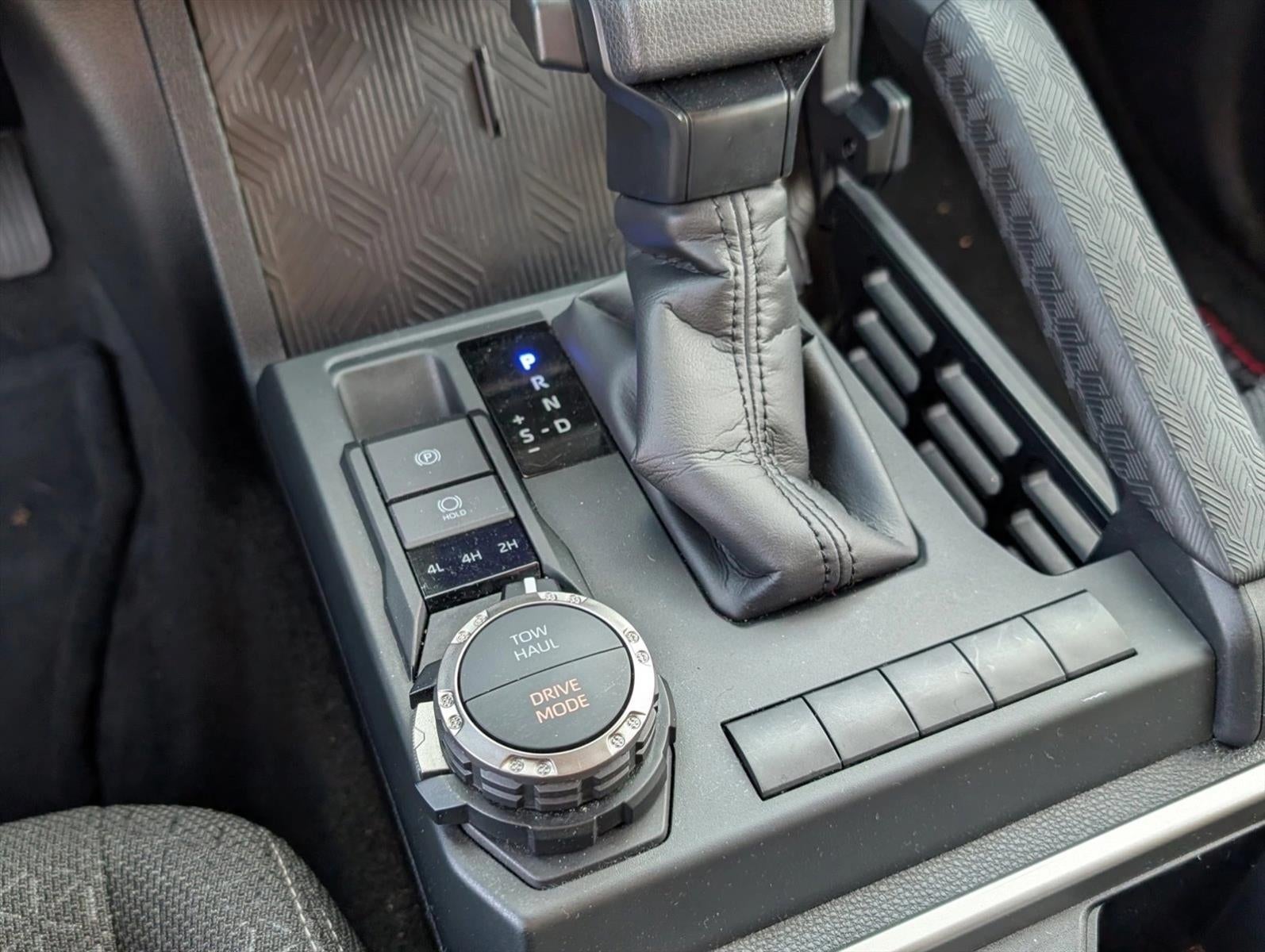 2025 Toyota 4Runner SR5 4WD (GS)