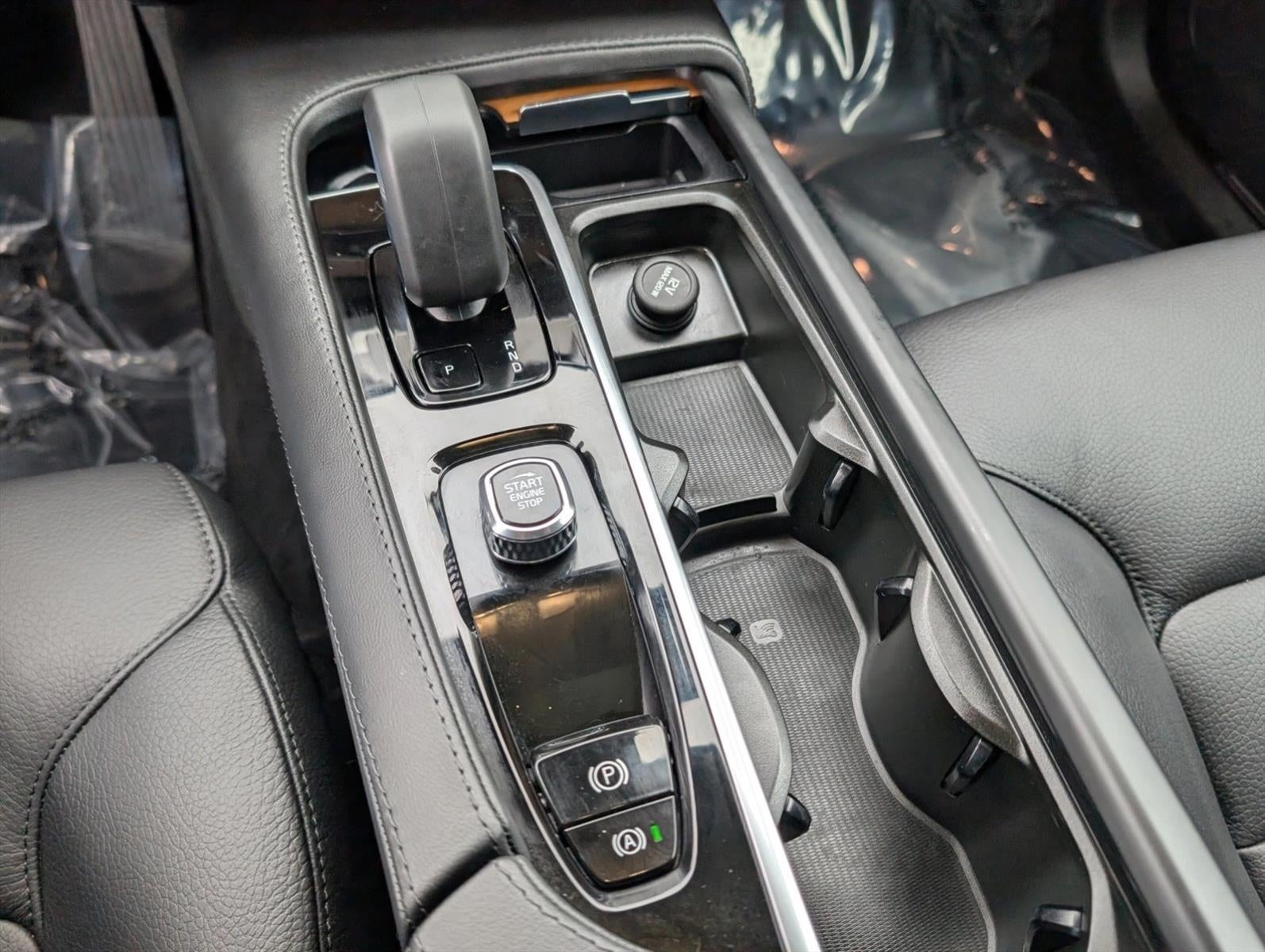 2024 Volvo XC90 B6 AWD Plus Bright Theme 6P