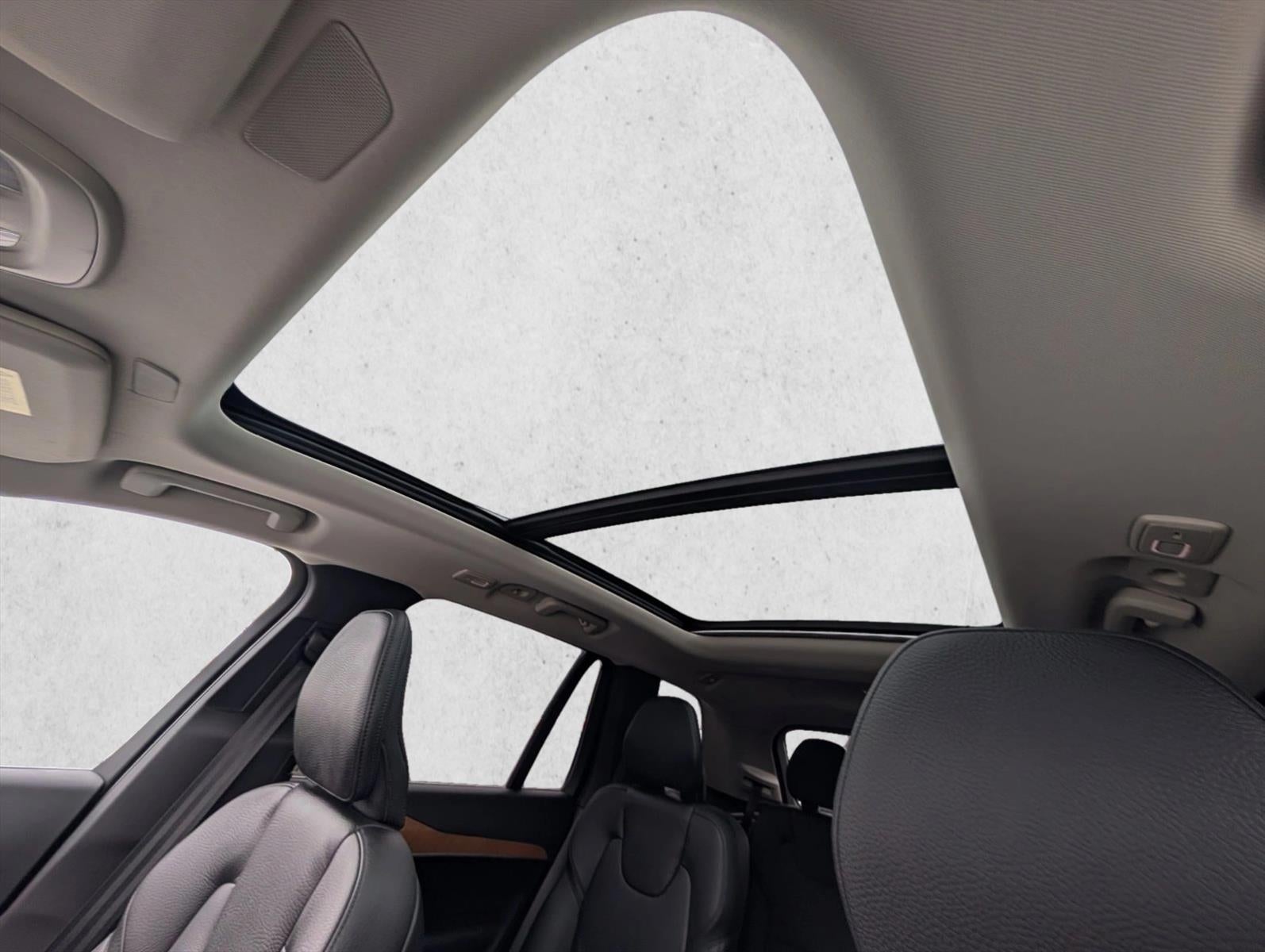 2024 Volvo XC90 B6 AWD Plus Bright Theme 6P